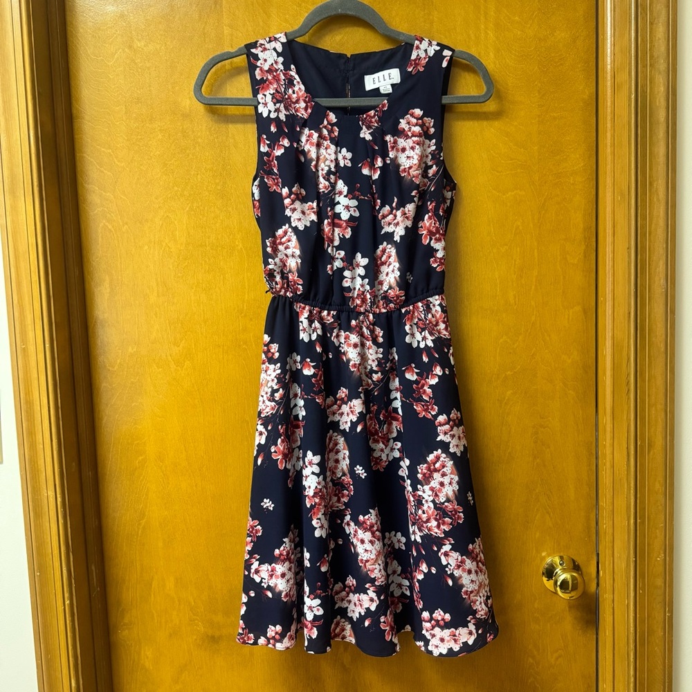 Elle Like New Navy and Pink Floral Sleeveless Dress Size XS